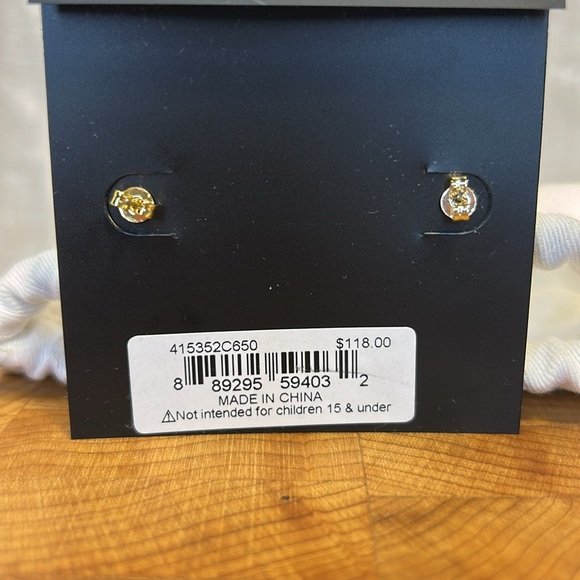 NWT Coach Gold Heart Earrings with Orange Gemstones - Picture 8 of 9